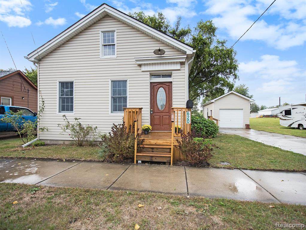 620 Robertson Street - Photo 1