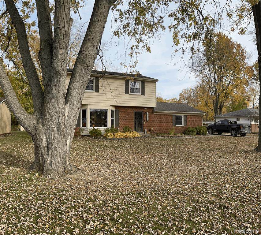47306 Utica Estates Dr - Photo 1