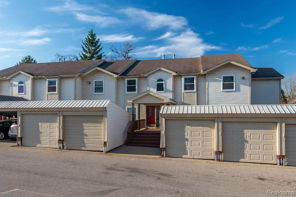 4992 Oak Hill Drive - Photo 1