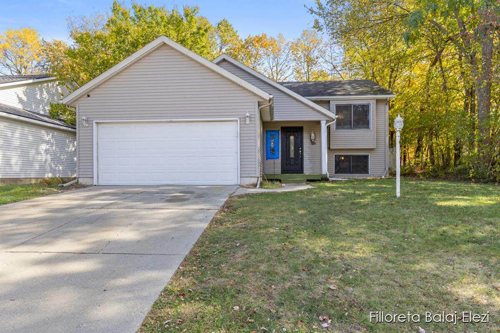 5986 Parkway Avenue - Photo 1