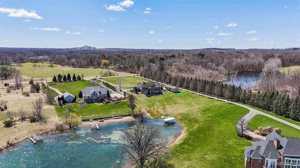 7455 Groveland Road - Photo 1