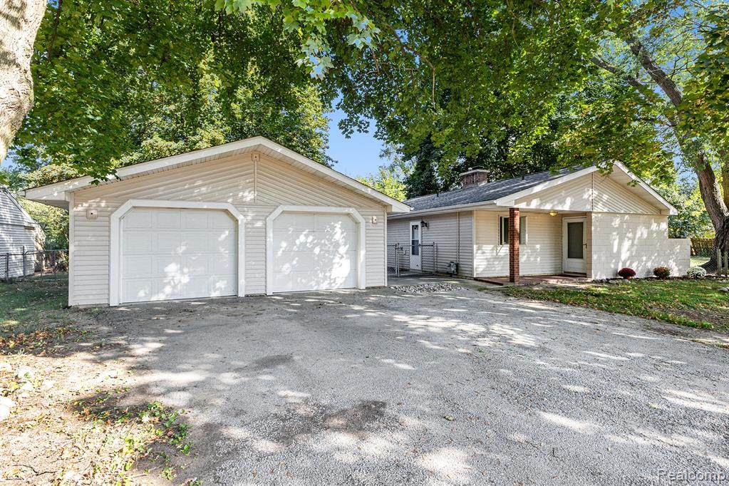 320 Barker Road - Photo 1