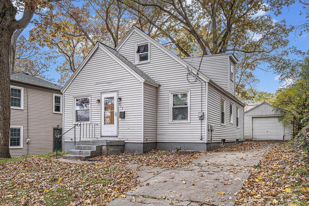 927 Merrifield Street - Photo 1