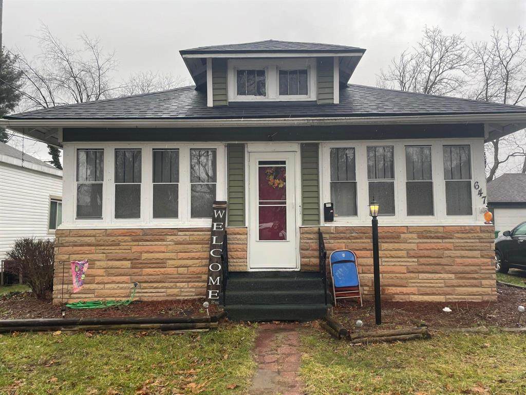 647 7th Street - Photo 1