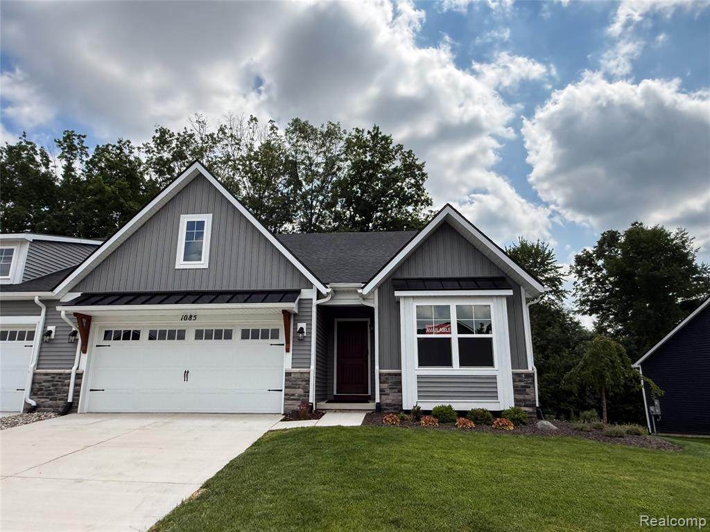 1085 Camellia Circle - Photo 1