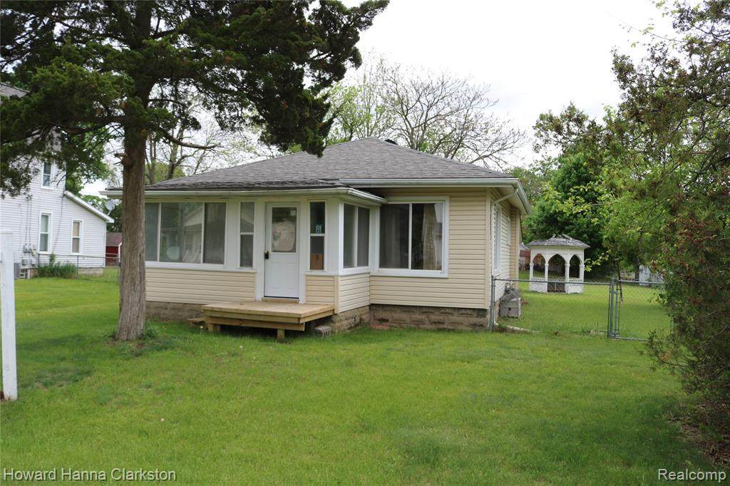 8 Maple Street - Photo 1