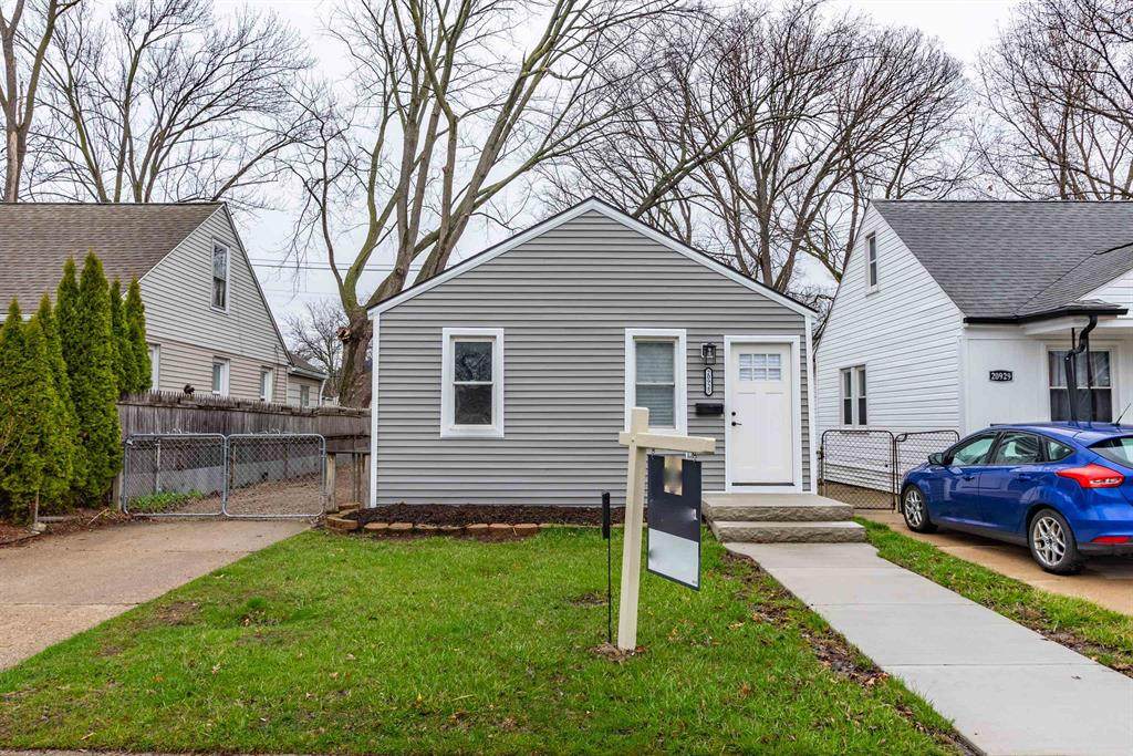 20925 Ridgemont Road - Photo 1