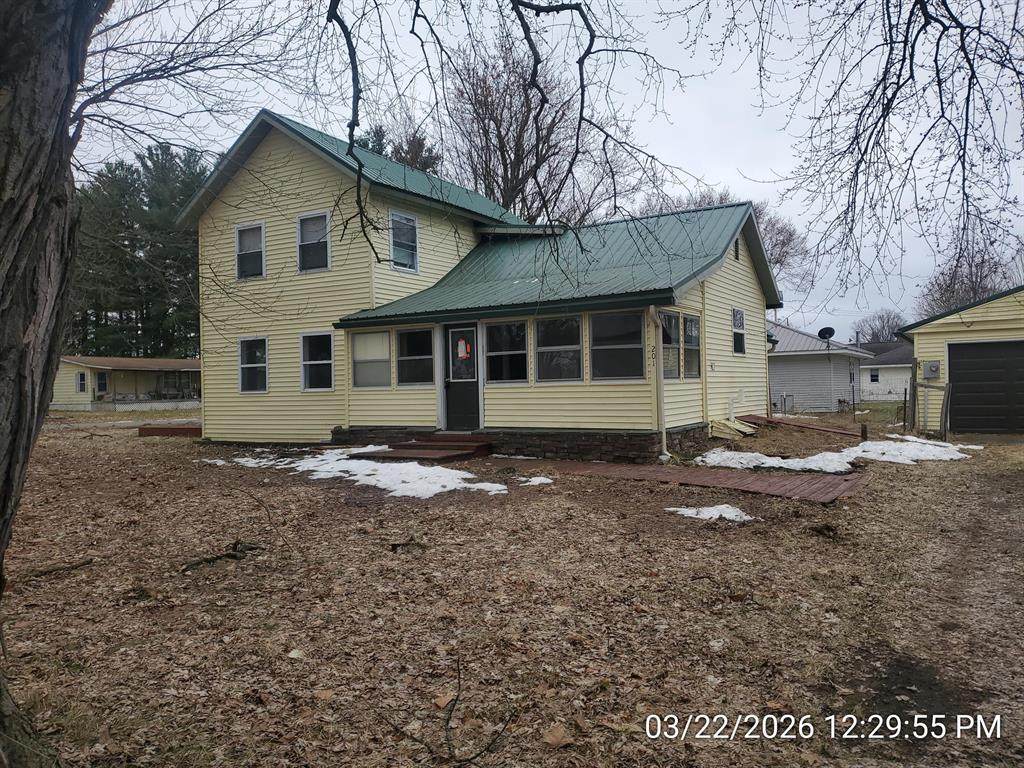 201 Birch Street - Photo 1