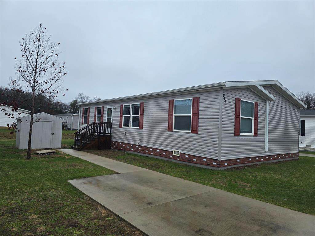 217 Braeburn Drive - Photo 1
