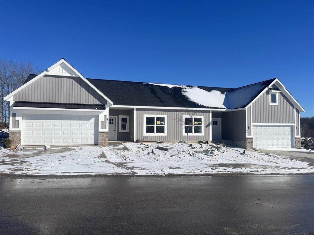 1396 Center Hill Road - Photo 1