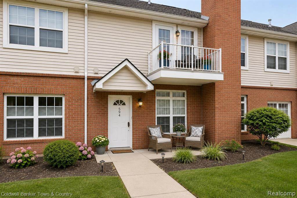 594 Olde English Circle - Photo 1