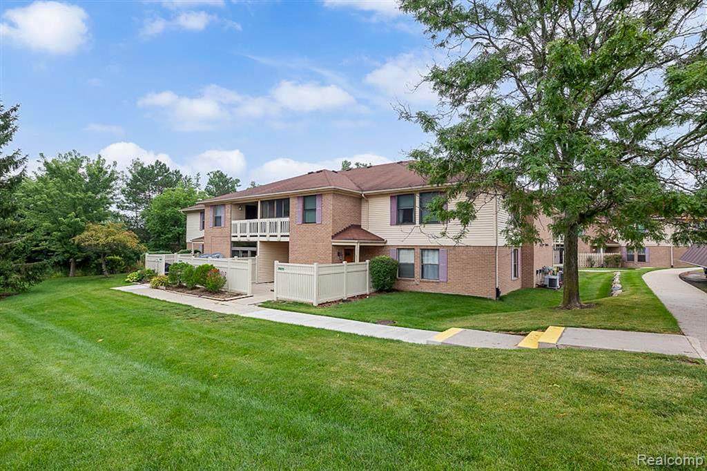 61200 Greenwood Drive - Photo 1