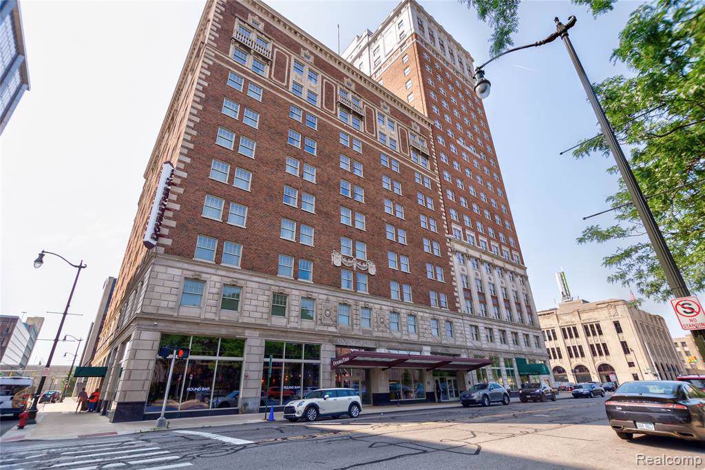 525 Lafayette Boulevard - Photo 1