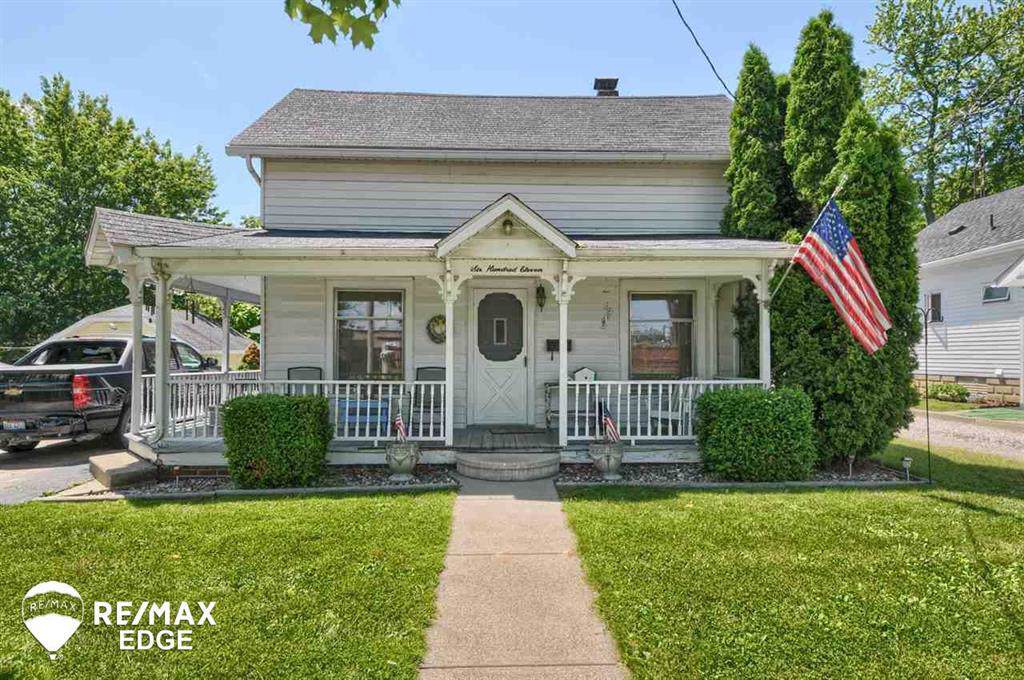 611 Genesee - Photo 1