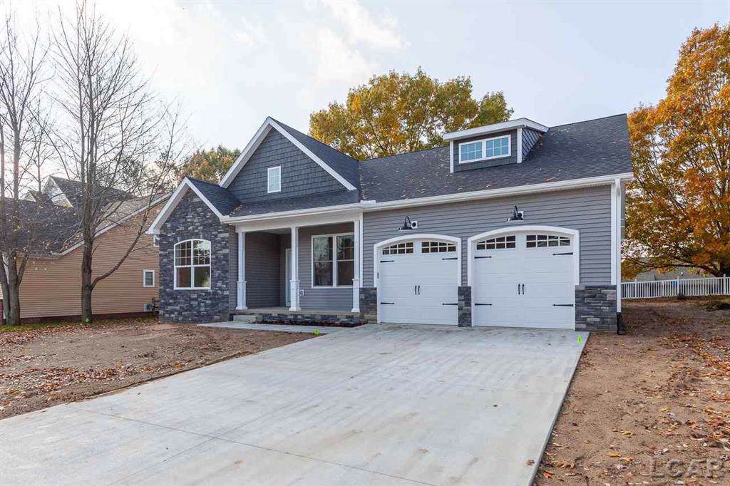 809 Woodstock Ln - Photo 1