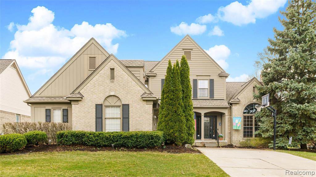 42913 Ashbury Drive - Photo 1