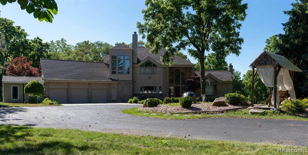 5772 Rochester Road - Photo 1