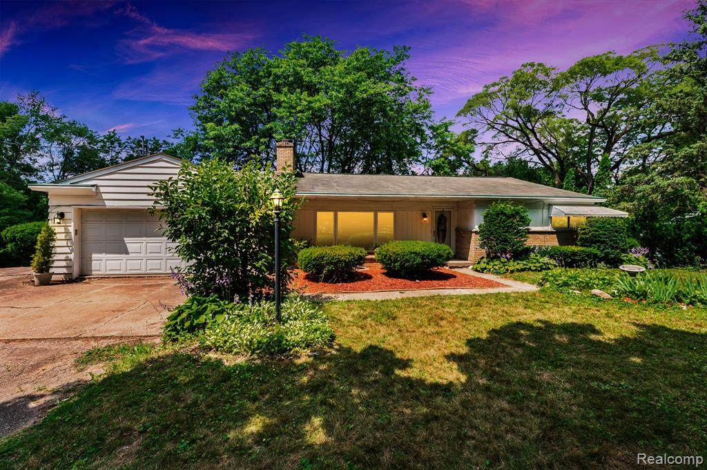 1578 Milford Road - Photo 1