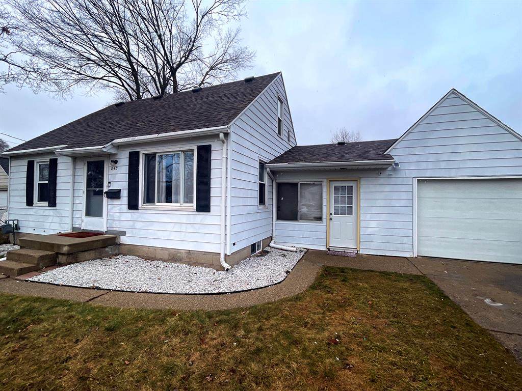 845 Iowa Street - Photo 1