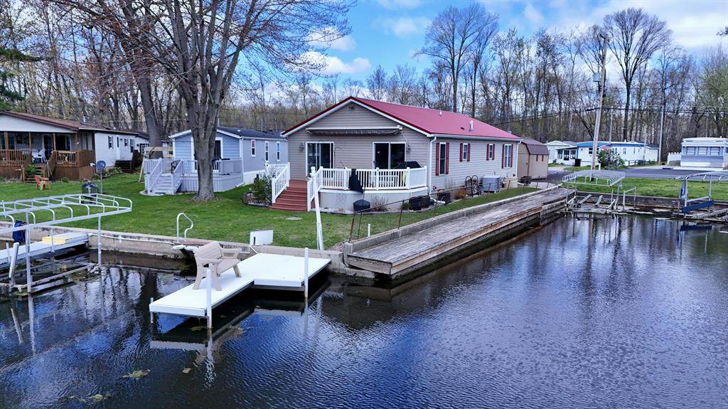 479 Maple Lane - Photo 1