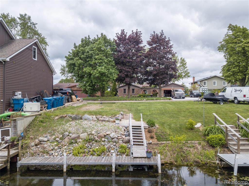 000 Wendell Drive - Photo 1