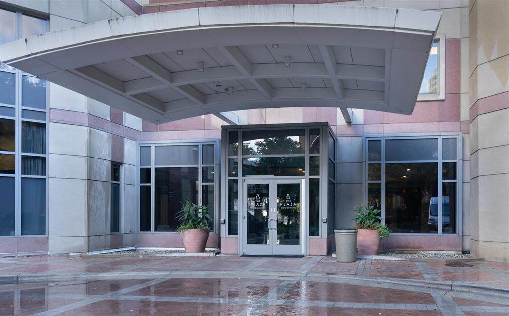 124 Campau Circle - Photo 1