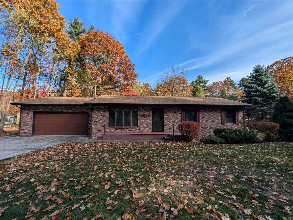 2540 West Drive - Photo 1