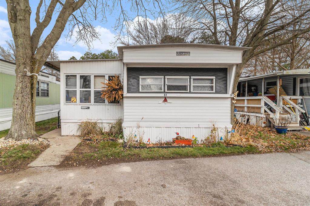 3527 Hoyt Street - Photo 1