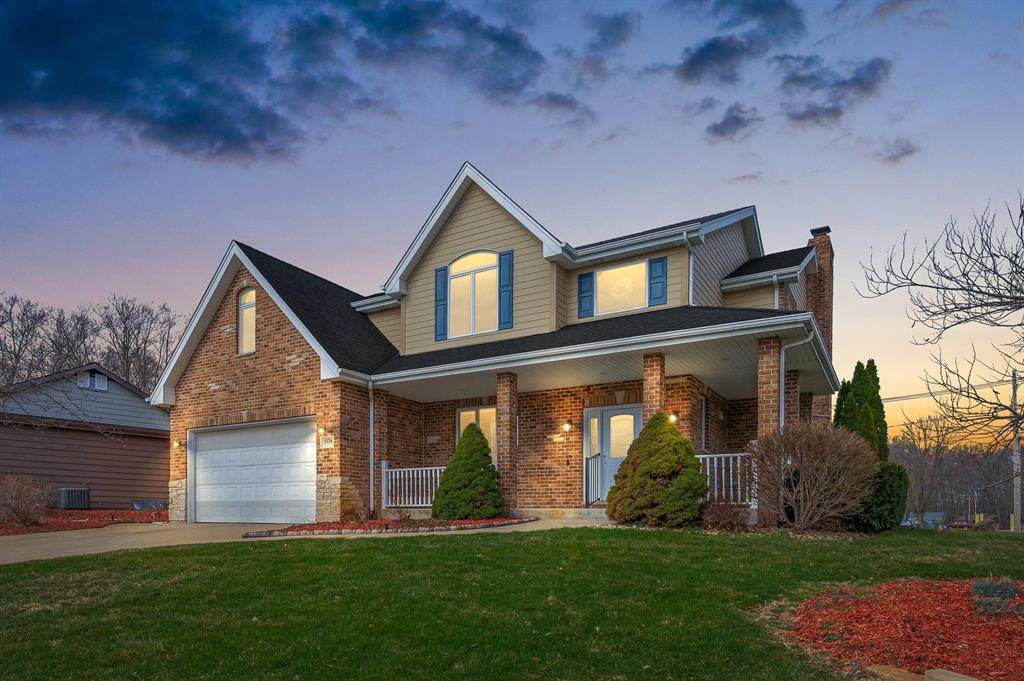 5036 Shoreview Drive - Photo 1