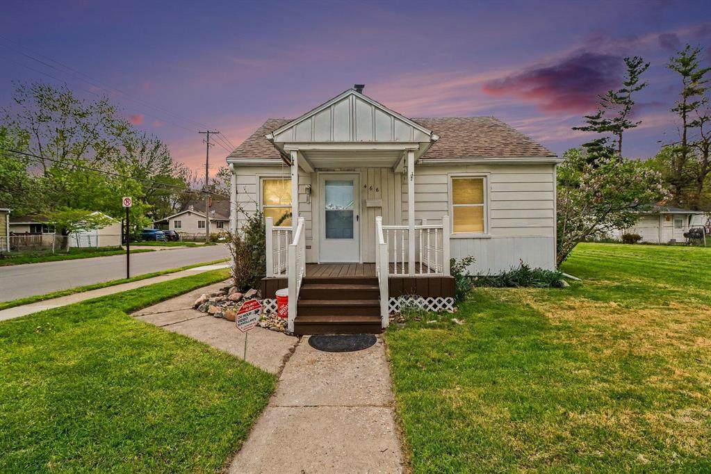 466 Maxlow Avenue - Photo 1