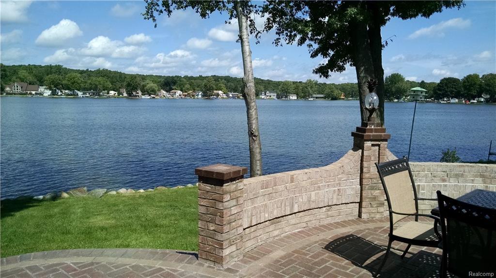 9536 Thames Boulevard - Photo 1