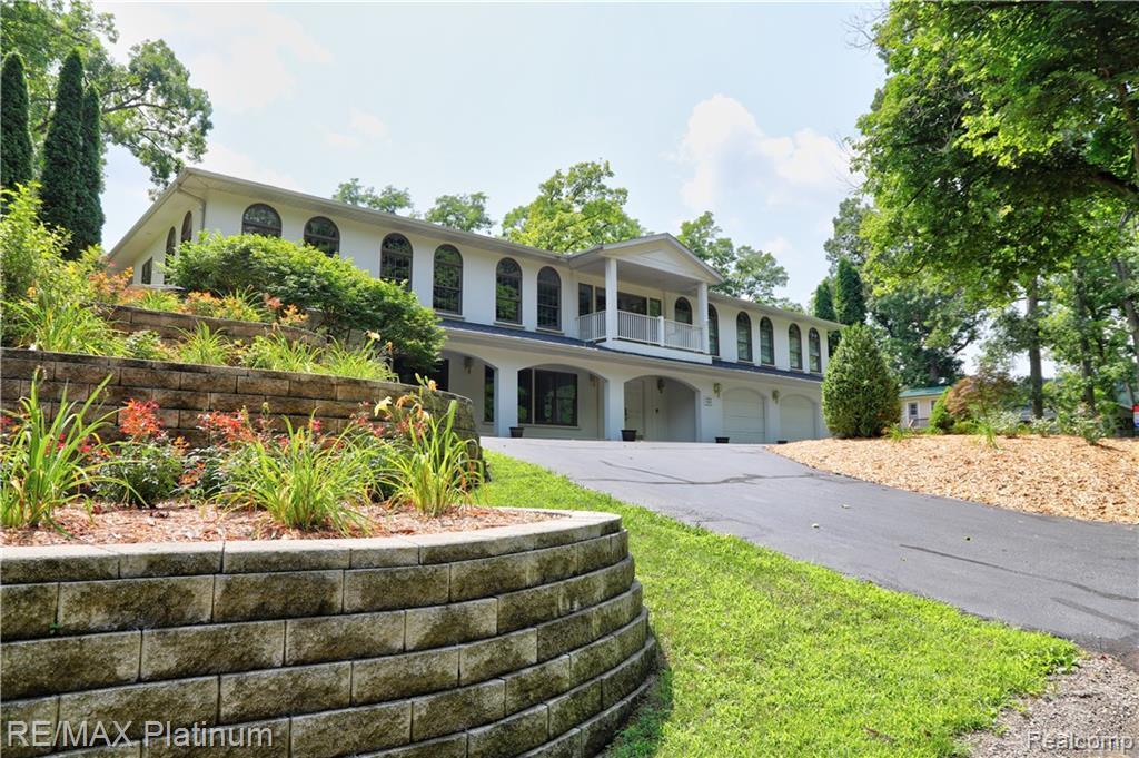 5032 Sand Lake Drive - Photo 1