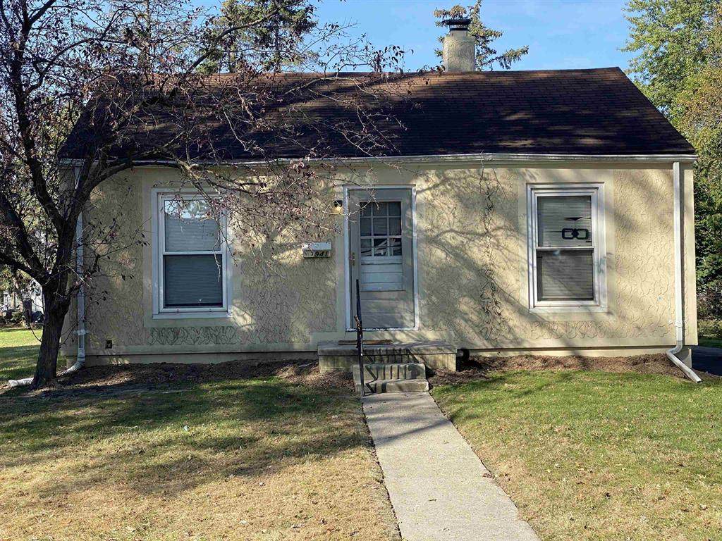 21941 Oakwood - Photo 1