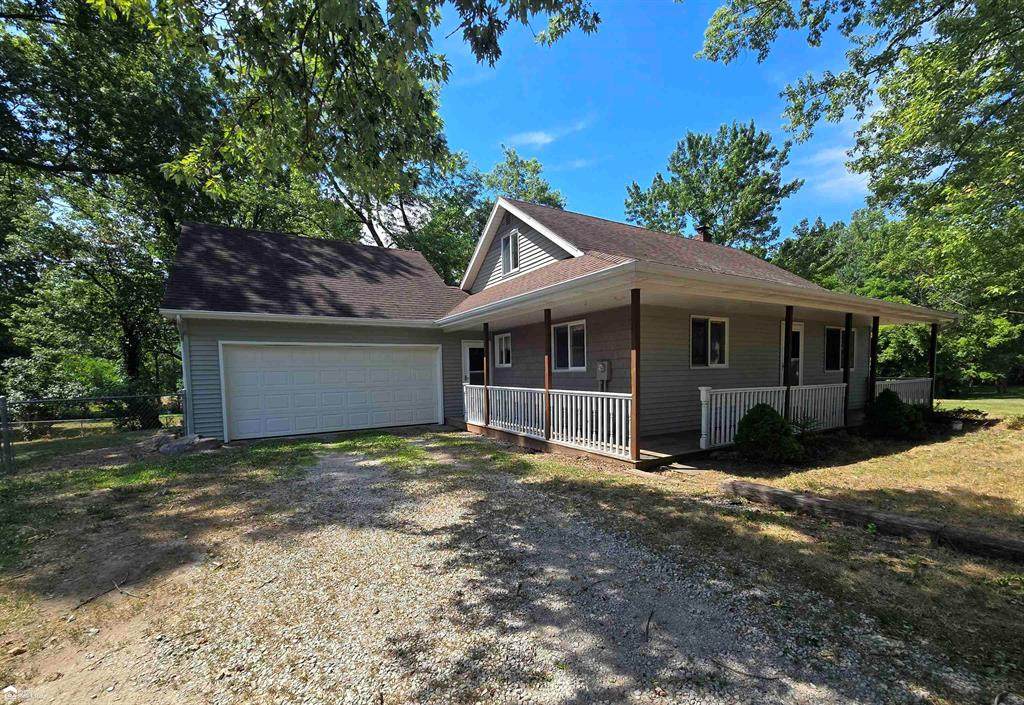 819 Summit Street - Photo 1