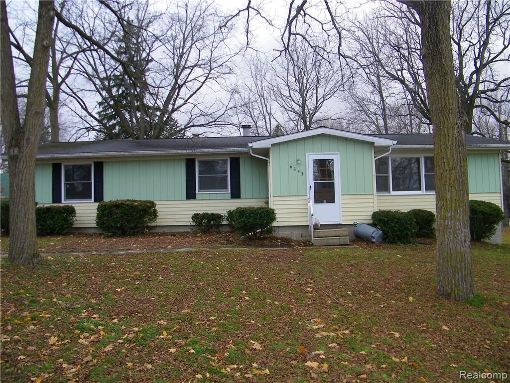 6843 Saginaw Street - Photo 1