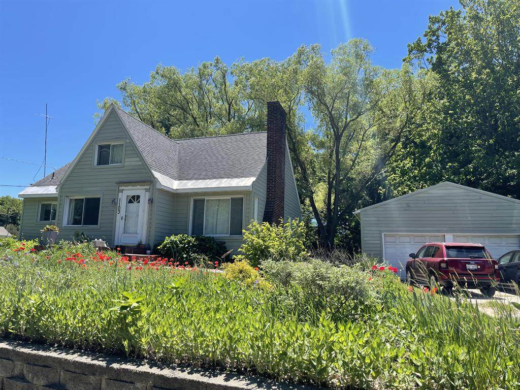 1103 Colby Street - Photo 1
