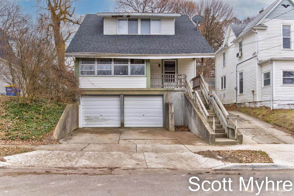 1058 Dunham Street - Photo 1