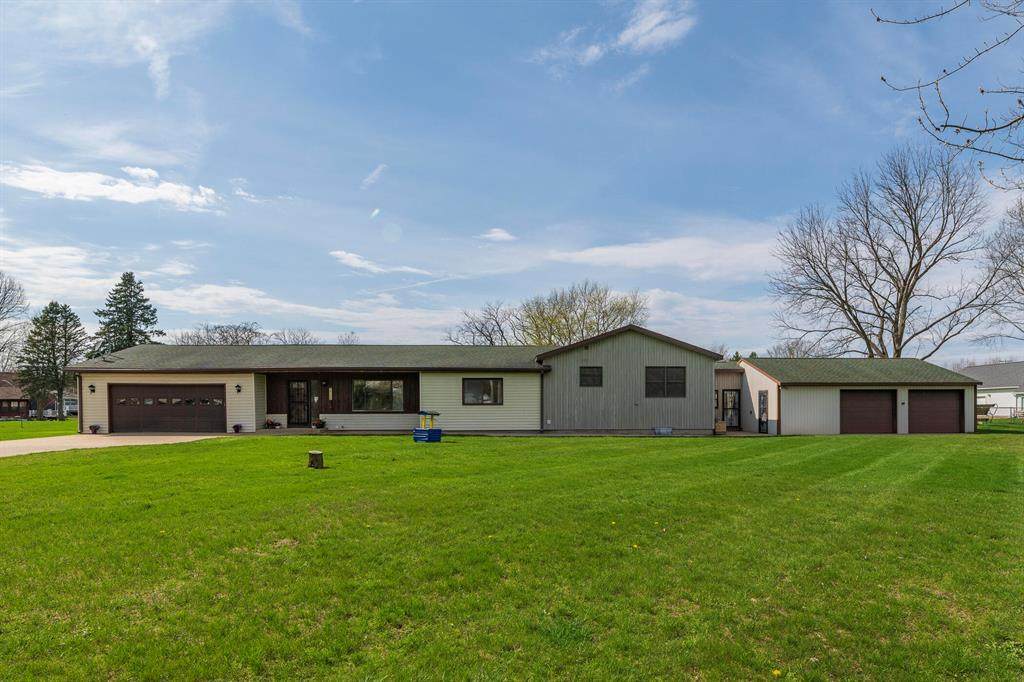 46144 Lakeview Drive - Photo 1