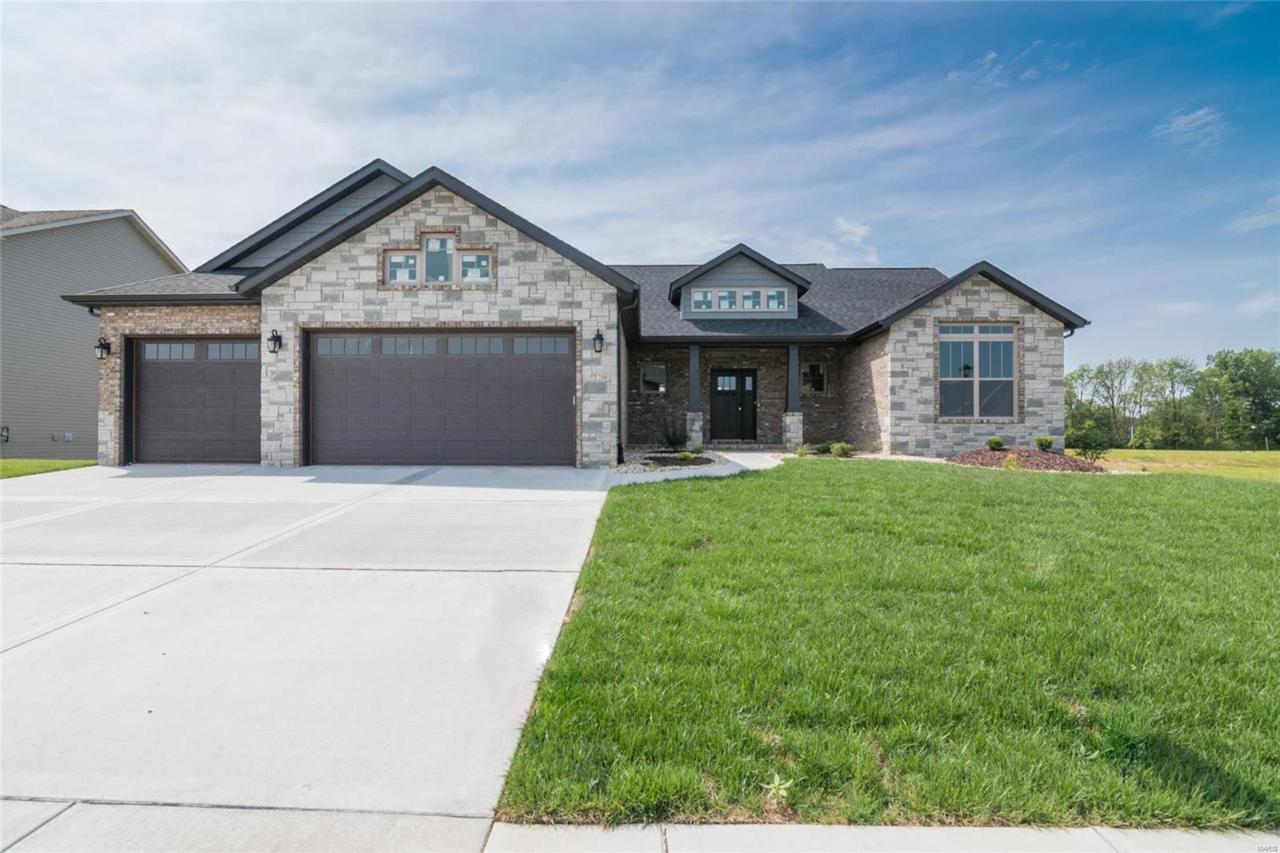 220 Ellington Court - Photo 1