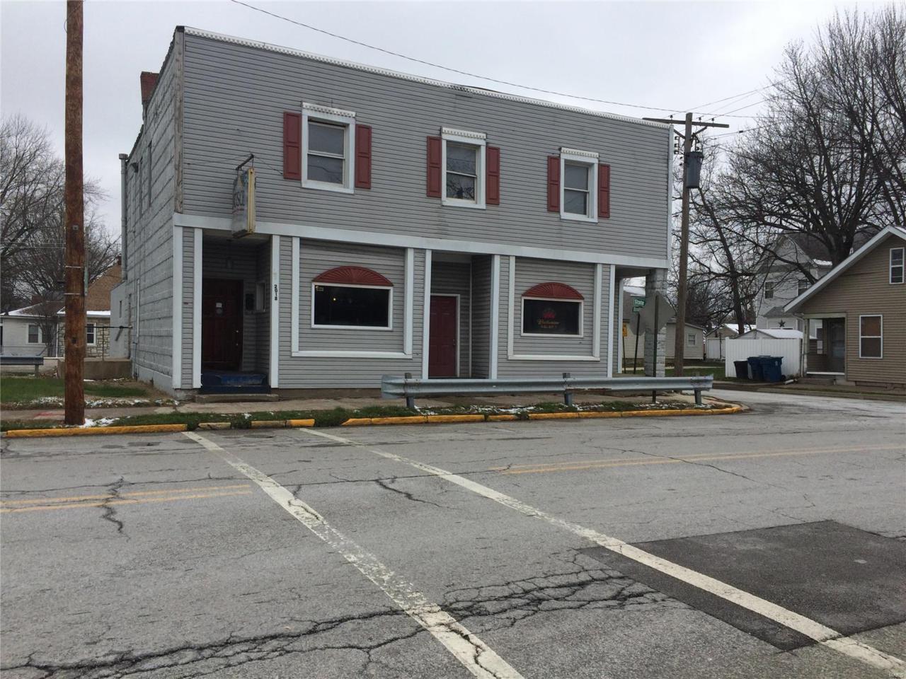 2016 State Street - Photo 1