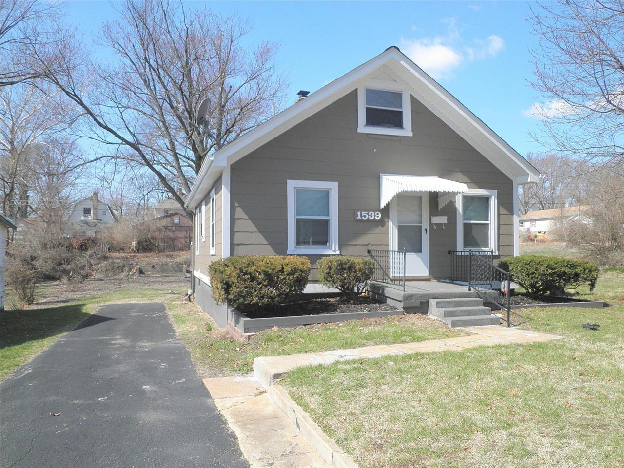 1539 Purdue Avenue - Photo 1