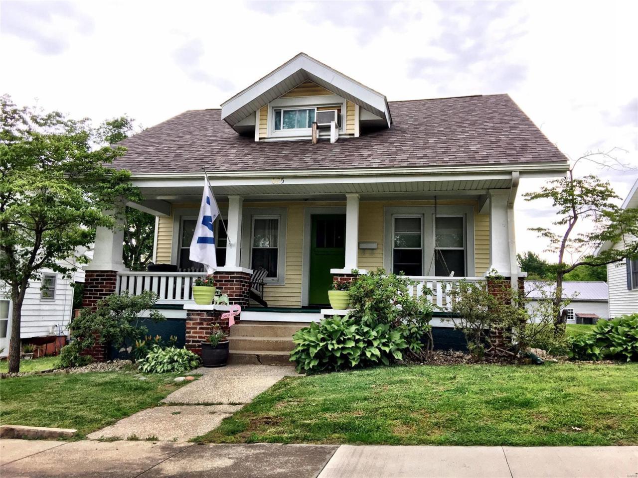 625 Chase Street - Photo 1