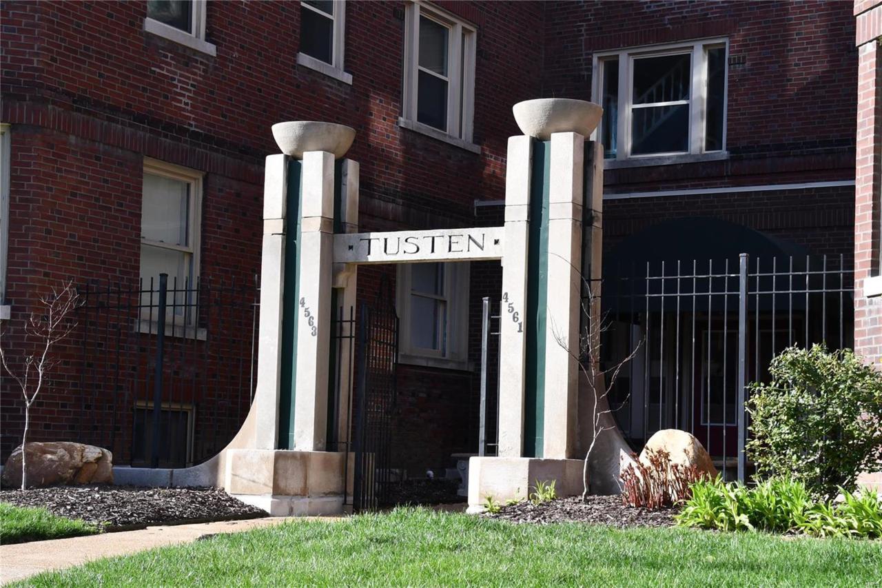 4563 Laclede Avenue - Photo 1