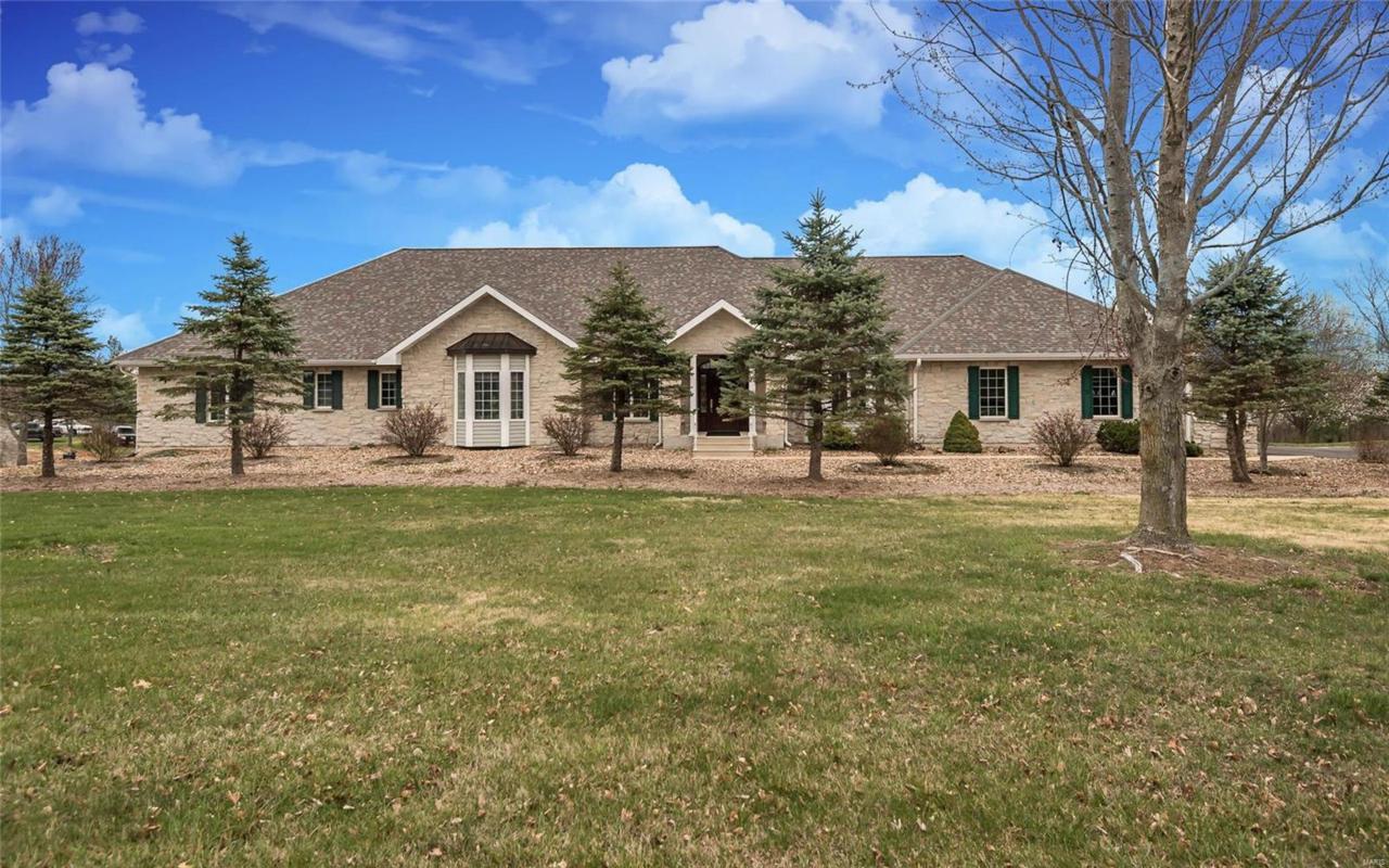 1709 Everest Avenue - Photo 1
