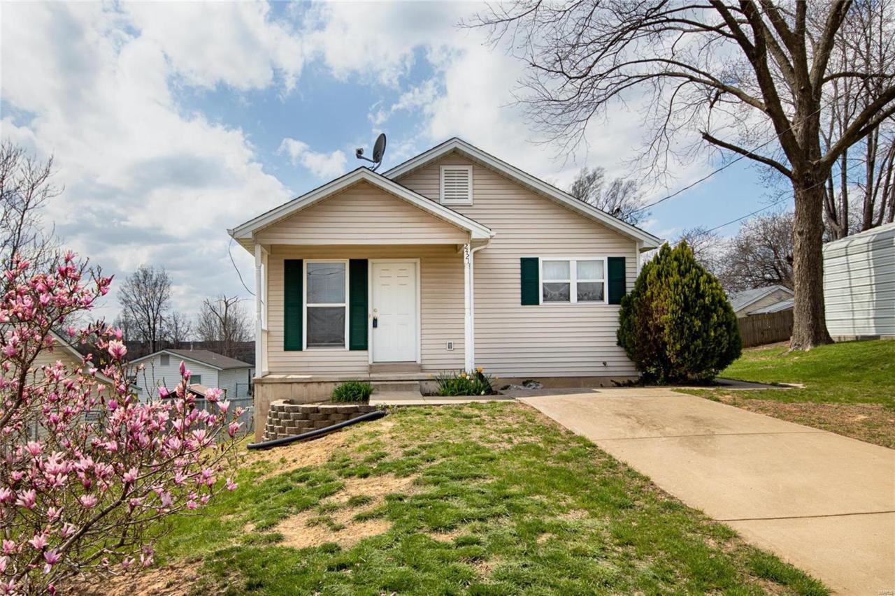 2421 7th Street - Photo 1
