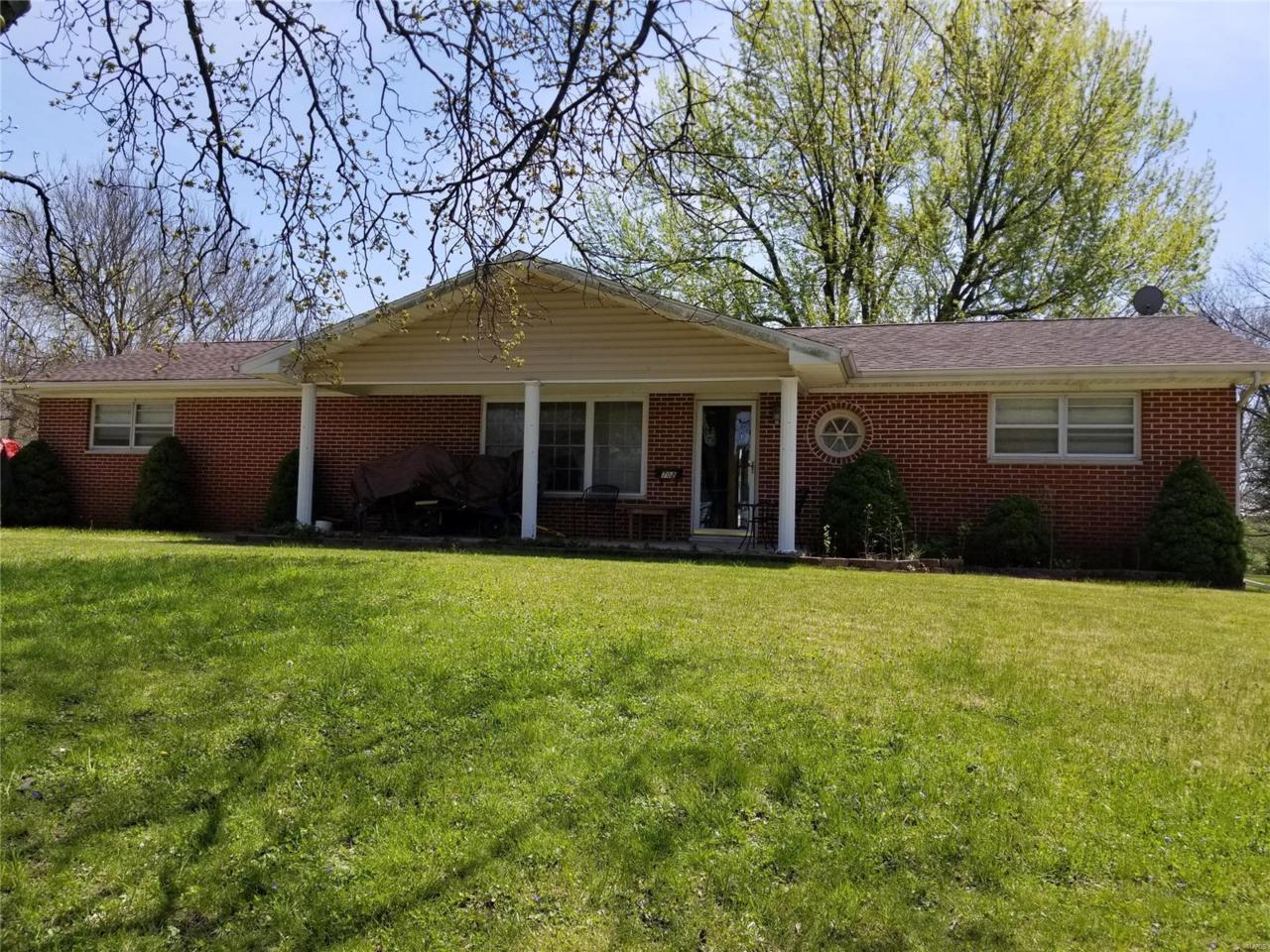 702 Aldergate - Photo 1