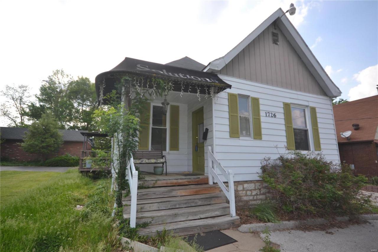 1726 Main Street - Photo 1