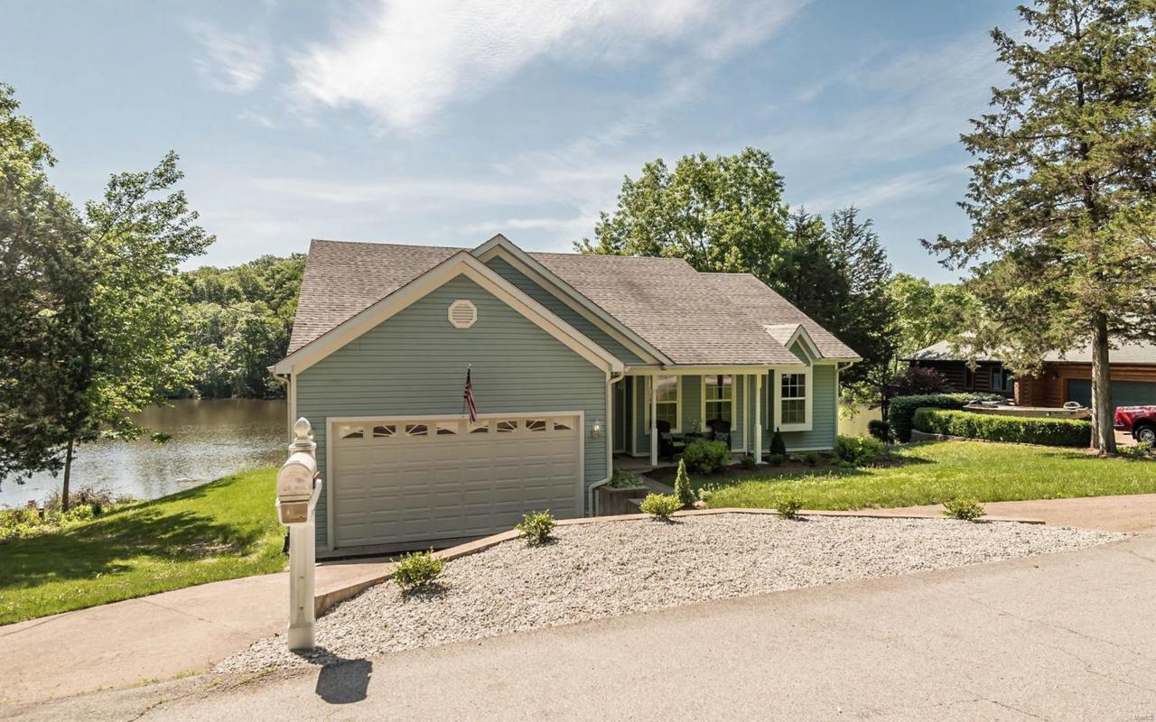 10438 Lake Crest Drive - Photo 1