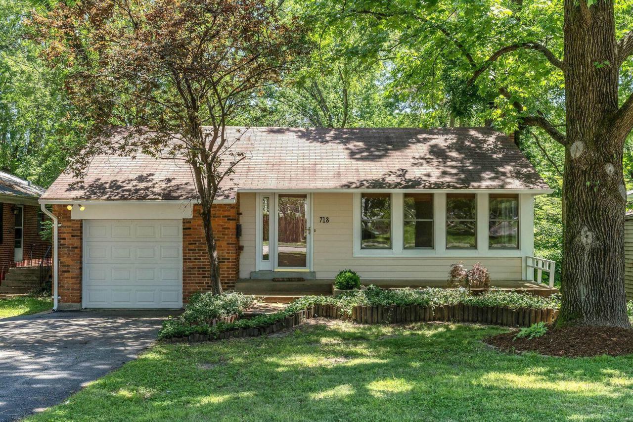 718 Woodlawn Avenue - Photo 1