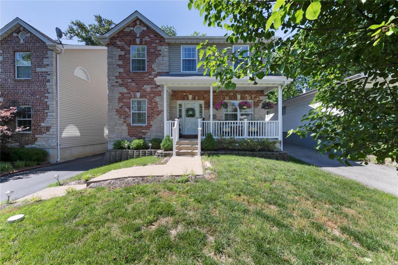 322 Clinton Place - Photo 1